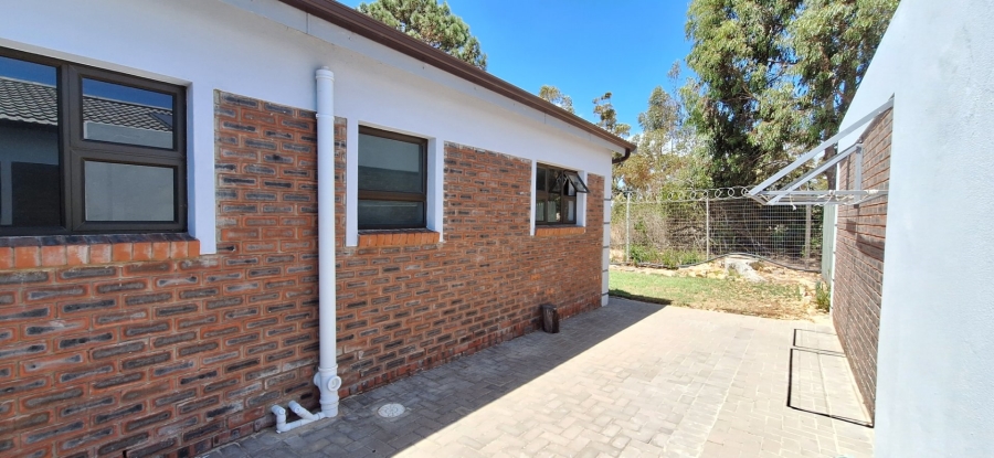 3 Bedroom Property for Sale in Albertinia Western Cape